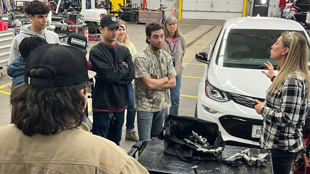 How School Assist Is Connecting Schools to Grow the Next Generation of Auto Body Professionals
